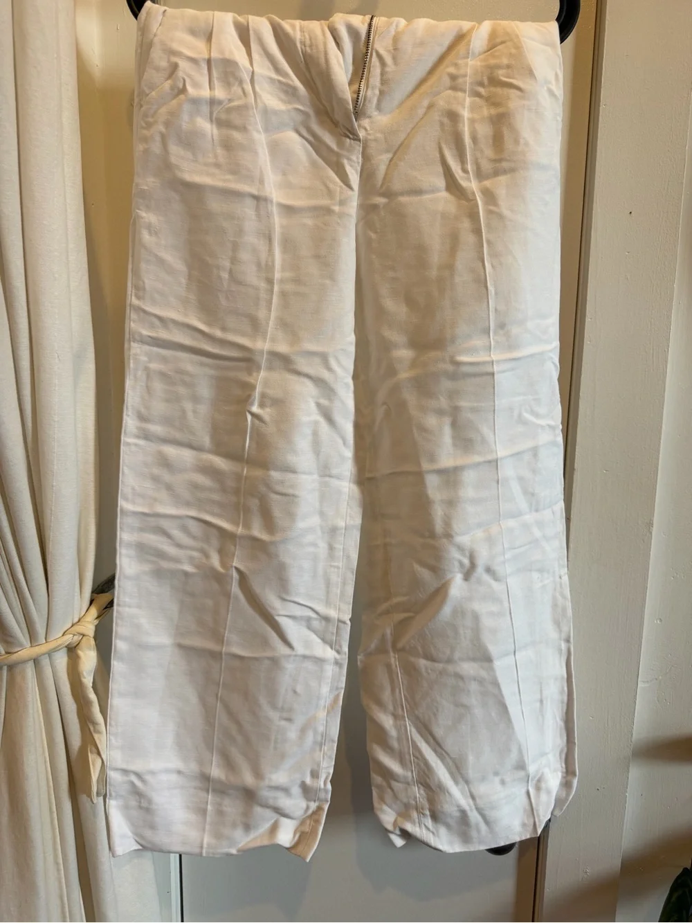 Aritzia never worn
